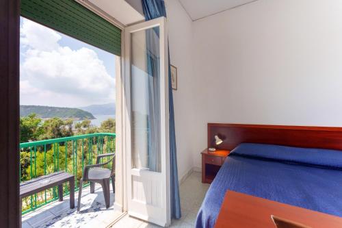 Hotel Riviera Room Type - Standard Triple Room with Sea View