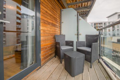 Stunning City Centre Water VIews 2 Bed 2 Bath FREE PARKING, Leeds (Foto 4)