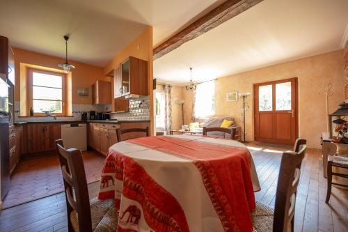 Kitchen, Gite L'Orangerie du Chateau D'Emalleville in Saint-Sauveur-d'Emalleville
