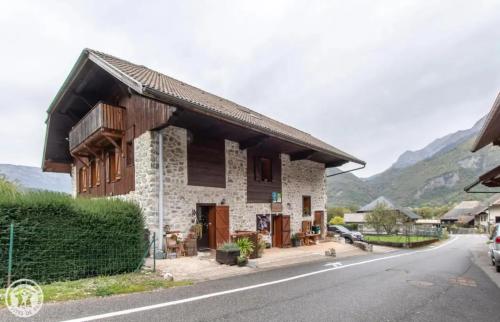 Accommodation in Giez