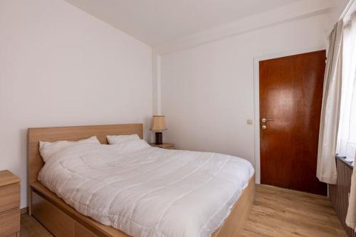 Antwerp Home Sweet Home 1 Double and 2 Single Beds