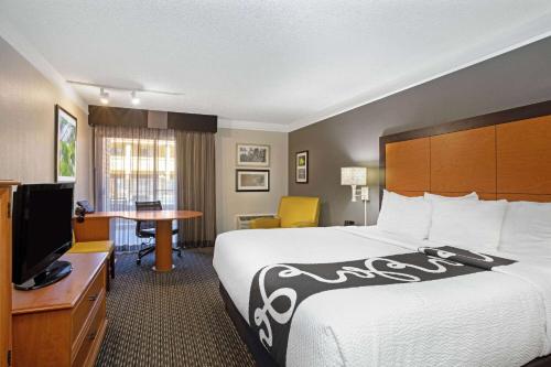 King Room - Non Smoking image 7