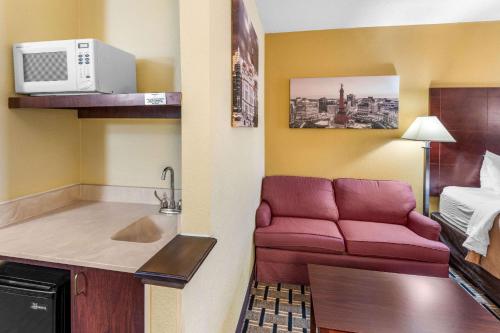 Clarion Inn & Suites Northwest in Indianapolis, USA
