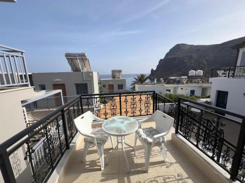 Cosy Lentas near Taverna Elpidia