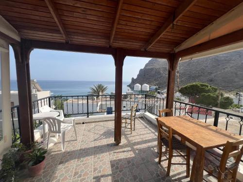 Cosy Lentas near Taverna Elpidia