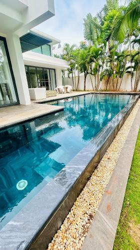 Biet thu 5PN Resort Sanctuary HO Tram ll Bai bien rieng ll ho boi BBQ in Vung Tau