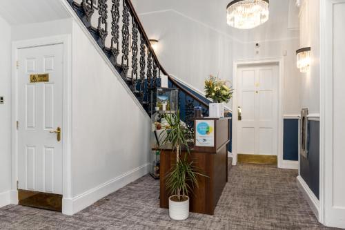28 York Place Hotel - image 10