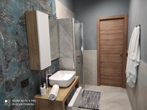 Shower, Nap'poggio appartment in Centro Direzionale