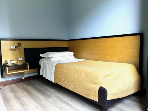 1 twin bed