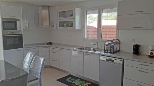 Dapur, Ka Villa Location in Pointe-Noire