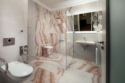 Art Deco Imperial Hotel - image 4