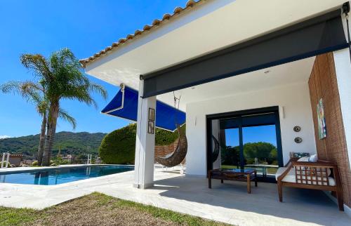 Palm Maresme - Suite with bathroom and living-room and terrasse with ocean views in a private villa