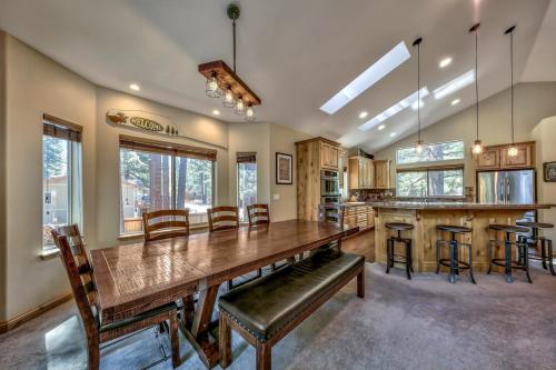 Cubby Bear at Heavenly Tahoe - Pets