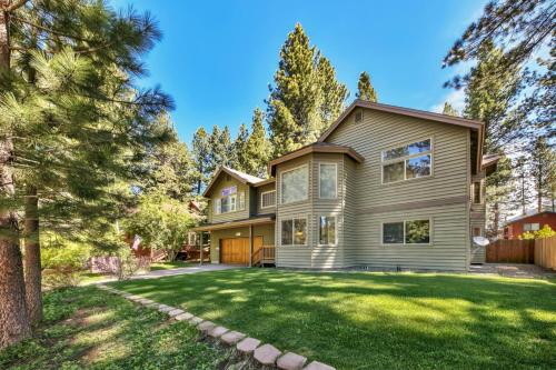 Cubby Bear at Heavenly Tahoe - Pets