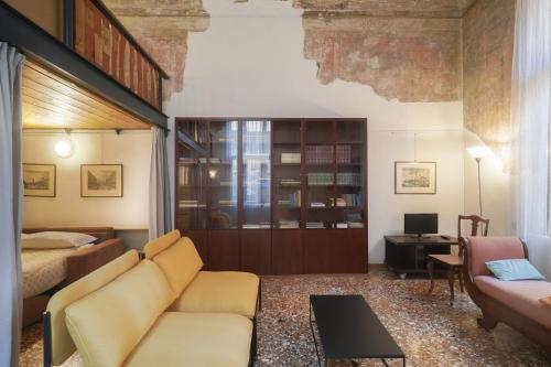 Melusina Apartments Rialto Venice Historical Center 1