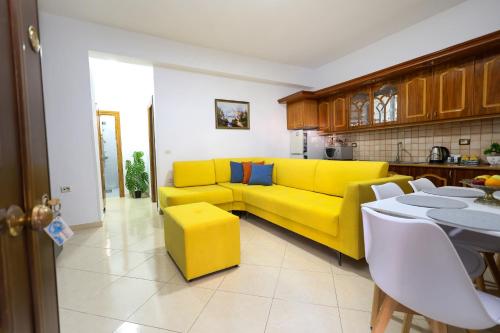 One-Bedroom Apartment image 6