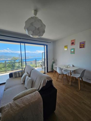 Appartement terrasse spacieuse, vue mer & clim - Location saisonnière - Ajaccio