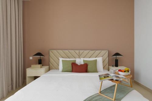 Maison Privee - Luxury Apt with Burj Khalifa Vw & Direct Mall Access - image 6