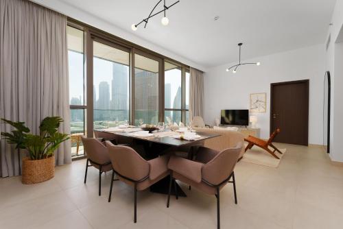 Maison Privee - Luxury Apt with Burj Khalifa Vw & Direct Mall Access - image 2