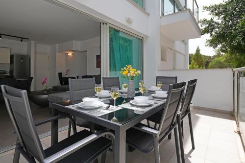 Alessia 2bed Apartment - Coralli Beachfront Resort 5