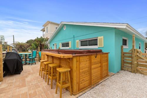 Aqua Beach Bungalow in New Smyrna Beach, USA