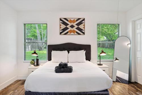 Heart of Grand Prairie - 3 Bedrooms with Backyard in Grand Prairie, USA