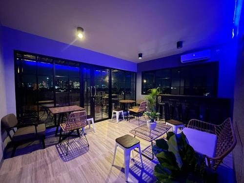 Restaurant, NYENYAK MRT Lebak Bulus Simatupang in Cilandak