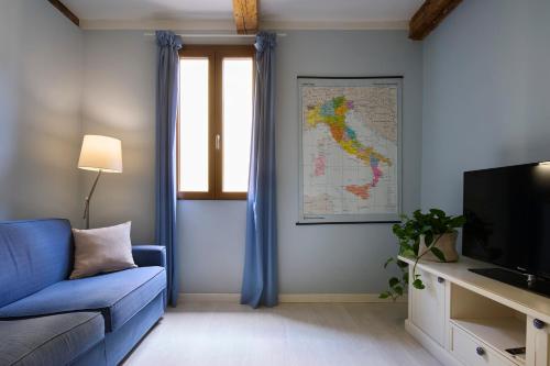 Panicale Blue Historic 1BR Stay Near Medici Chapels & Mercato Centrale, Florenz
