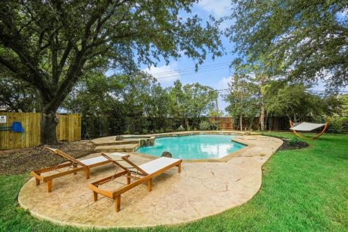 Tropical Pool Oasis - 5 BR Foosbal Cinema in Flower Mound, Vereinigte Staaten von Amerika
