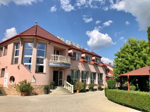 . Katalin Motel & Restaurant