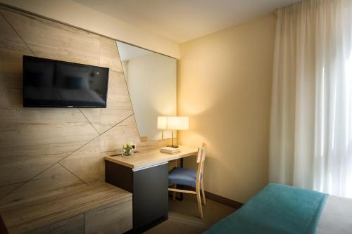 Hotel Marina - image 11