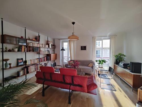 Bright Family Apartment on Canal Saint-Martin - Location saisonnière - Paris