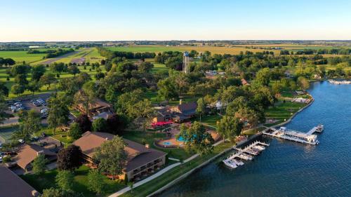 Lake Lawn Resort - Accommodation - Delavan