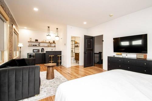Historic Downtown Studio, Steps to Bathhouse Row, Room # 203, Hot Springs