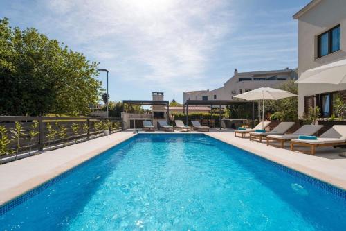 Ferienwohnung Mala 2 mit Pool und Whirlpool