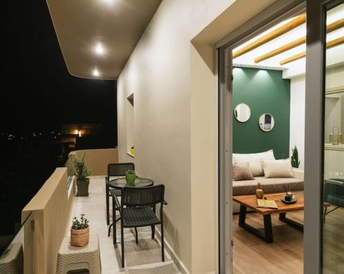 Green Apartment in the Hill in Moires