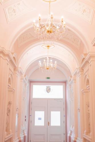 Charming Apartment by Wenceslas square with AC - image 3