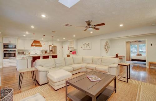 5 Bedrooms Lux Home Near NRG Med Ctr and Galleria in Houston, USA