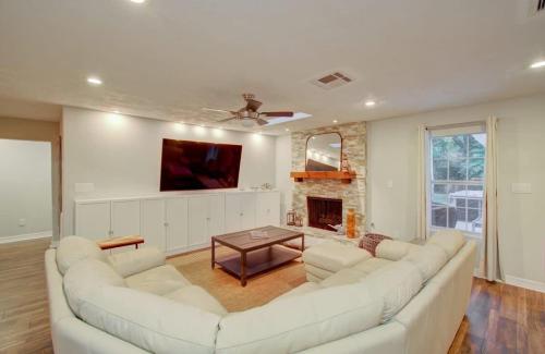 5 Bedrooms Lux Home Near NRG Med Ctr and Galleria in Houston, USA