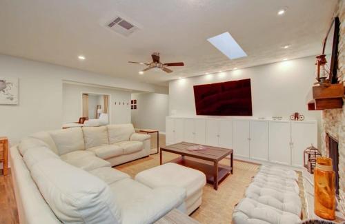 5 Bedrooms Lux Home Near NRG Med Ctr and Galleria in Houston, USA