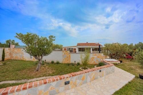Holiday House Fjaka in Donji Lepuri