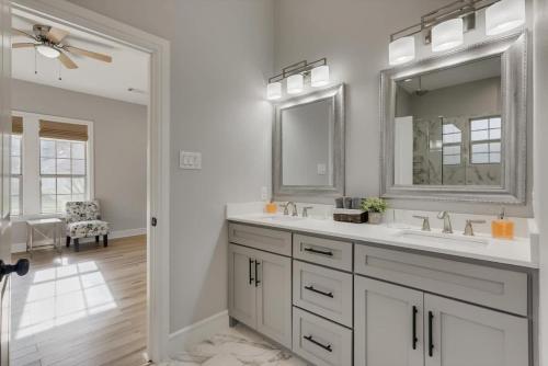 Texan Sunny Oasis 5 BED Private Pool Hot tub Texan Sunny Oasis 5 BED Private Pool Hot tub