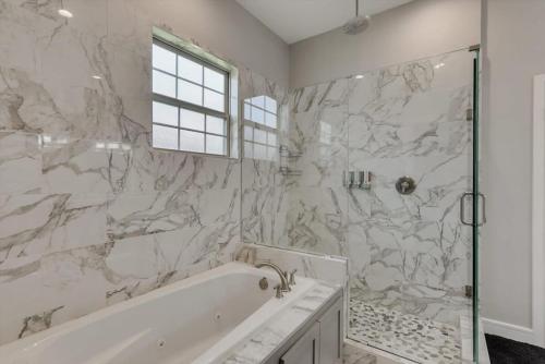 Texan Sunny Oasis 5 BED Private Pool Hot tub Texan Sunny Oasis 5 BED Private Pool Hot tub