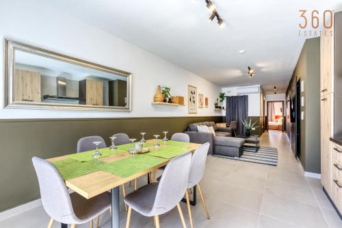 Urban Square Elite Suites by 360 Estates 3