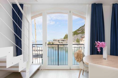 2 bedrooms, 3 beds