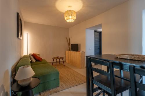 One-Bedroom Apartment image 9