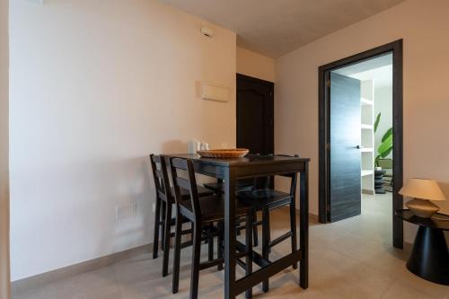 One-Bedroom Apartment image 8