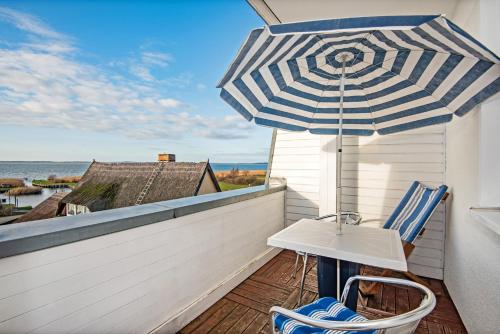 Superior One-Bedroom Apartment with Balcony