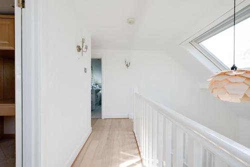 Country Chalet New Forest in Tiptoe