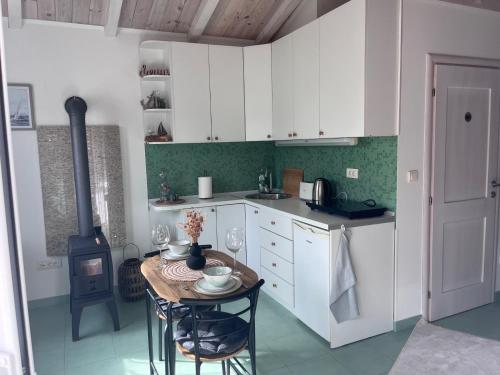 บริการและสิ่งอำนวยความสะดวก, Sailors Home Stari Bar in สตาริ บาร